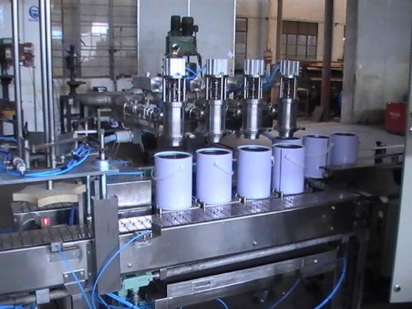 液體灌裝機(jī),稱重灌裝機(jī),定量灌裝機(jī) 液體灌裝機(jī),稱重灌裝機(jī),定量灌裝機(jī)
