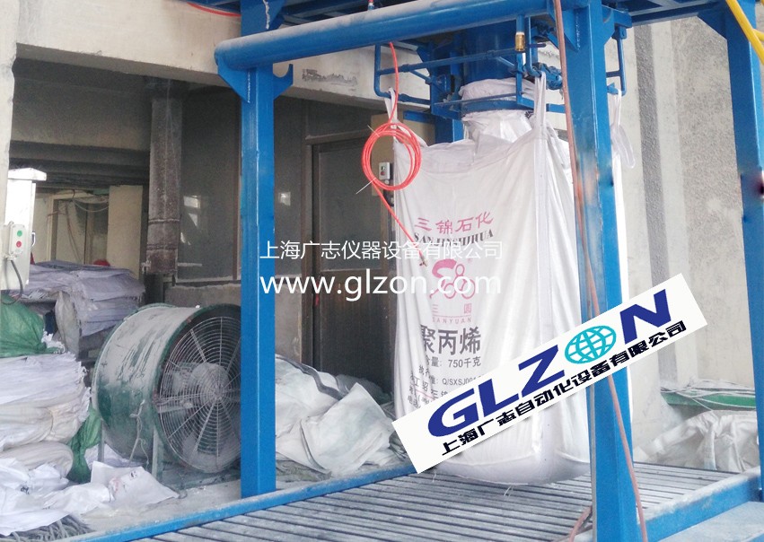 噸袋包裝機在什么情況下需要搭配震實裝置？