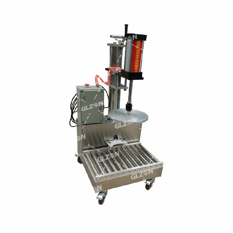 液體灌裝機(jī),稱(chēng)重灌裝機(jī),定量灌裝機(jī) 液體灌裝機(jī),稱(chēng)重灌裝機(jī),定量灌裝機(jī)