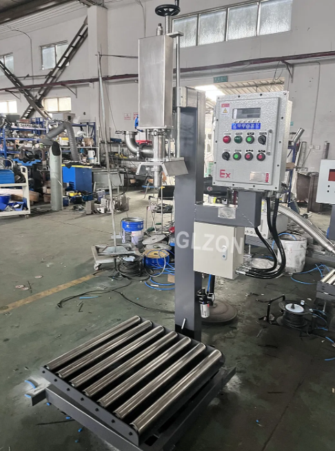 液體灌裝機(jī),稱(chēng)重灌裝機(jī),定量灌裝機(jī) 液體灌裝機(jī),稱(chēng)重灌裝機(jī),定量灌裝機(jī)